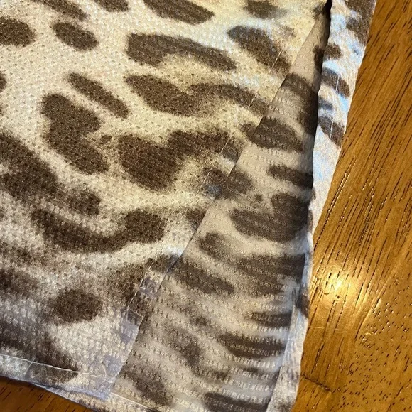 Travelers Collection by Chico’s Tunic Blouse Women 2 (Large - 12)) Animal Print - Picture 7 of 11